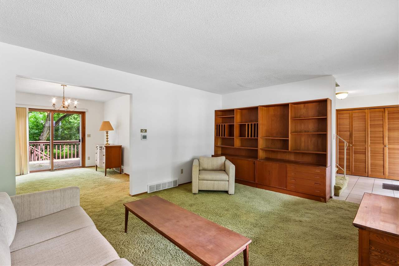 131 S Mount Vernon Drive Iowa City IA 52245