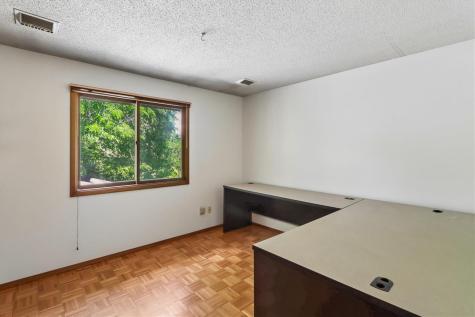 131 S Mount Vernon Drive Iowa City IA 52245