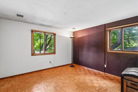 131 S Mount Vernon Drive Iowa City IA 52245
