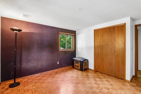 131 S Mount Vernon Drive Iowa City IA 52245