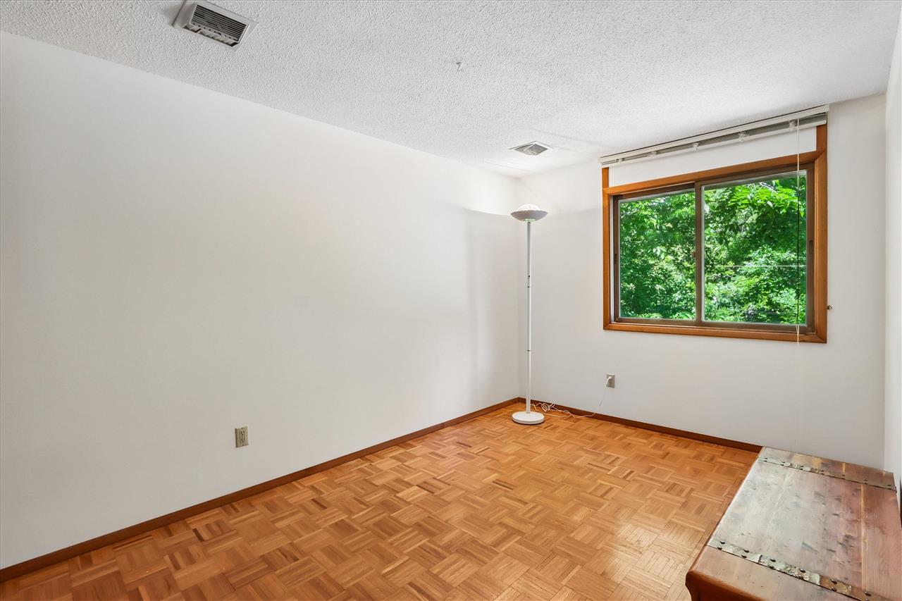 131 S Mount Vernon Drive Iowa City IA 52245