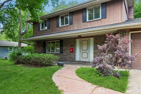 131 S Mount Vernon Drive Iowa City IA 52245