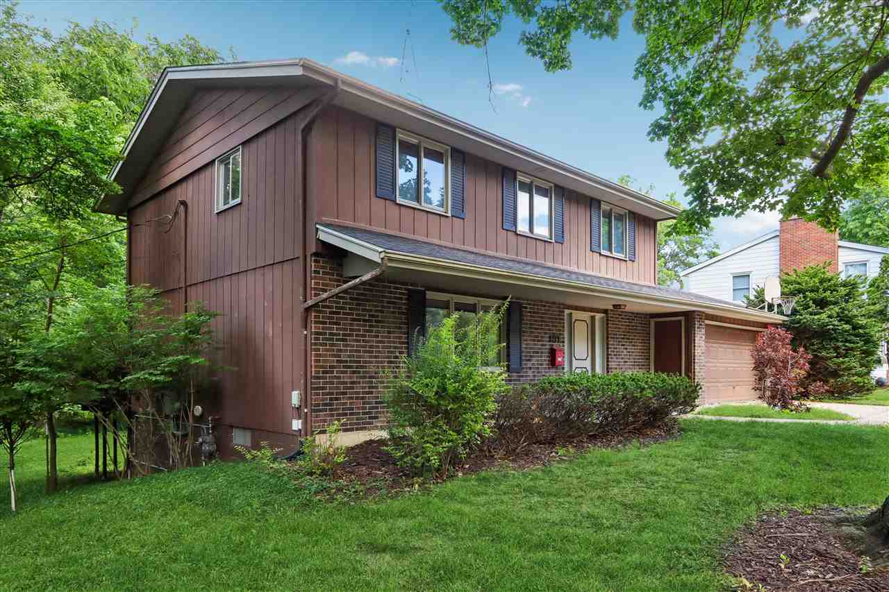 131 S Mount Vernon Drive Iowa City IA 52245