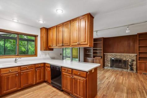 131 S Mount Vernon Drive Iowa City IA 52245