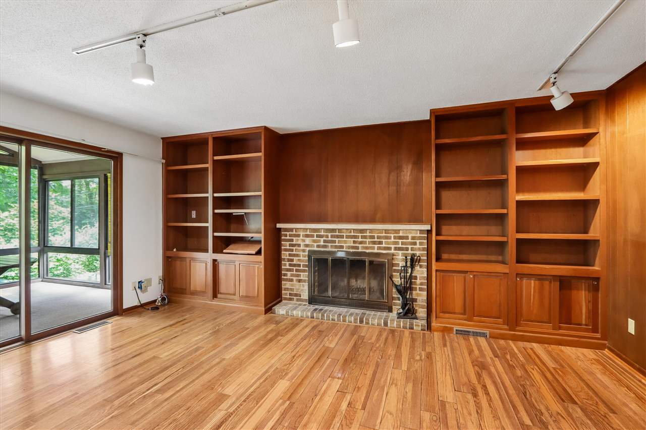 131 S Mount Vernon Drive Iowa City IA 52245