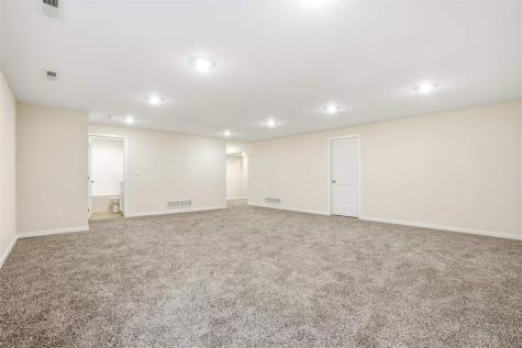 1902 Croell Avenue Tiffin IA 52340