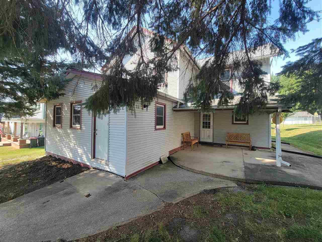 218 E Main Street Oxford IA 52322