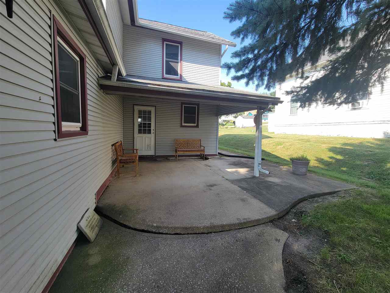 218 E Main Street Oxford IA 52322