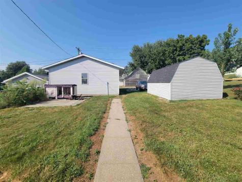 218 E Main Street Oxford IA 52322