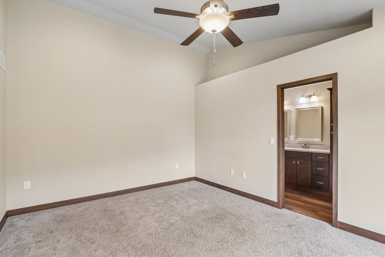 620 Creekside Drive Tiffin IA 52340