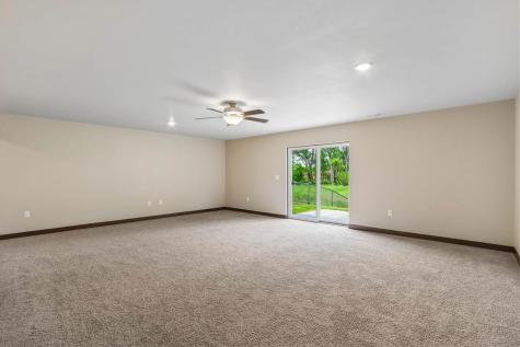 620 Creekside Drive Tiffin IA 52340