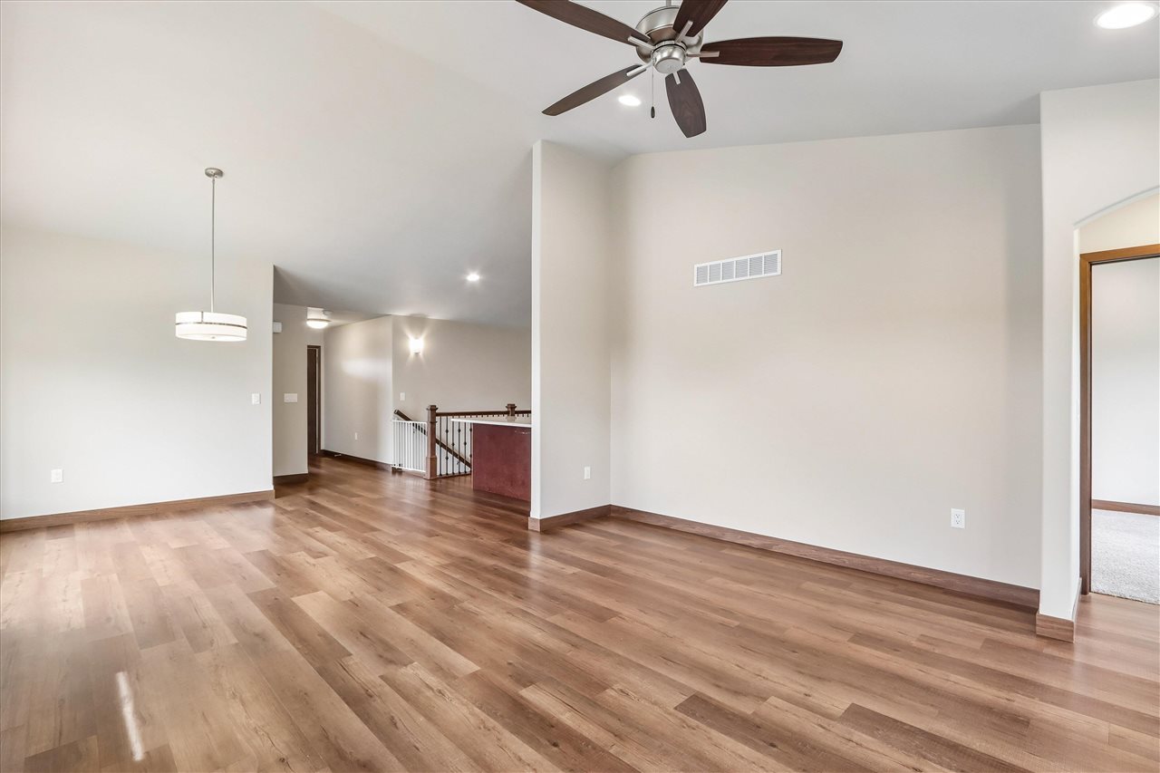 620 Creekside Drive Tiffin IA 52340