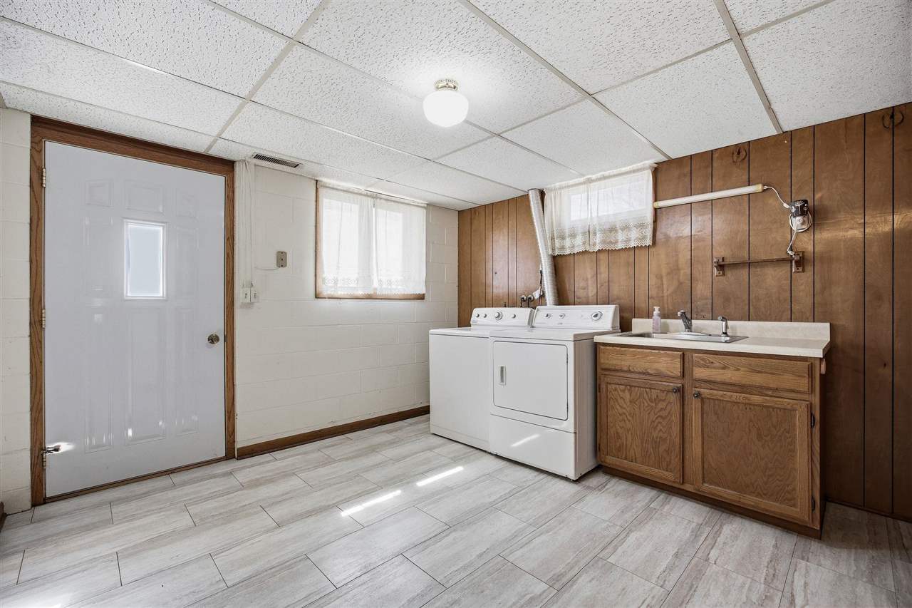 4610 200th Street Deep River IA 52222