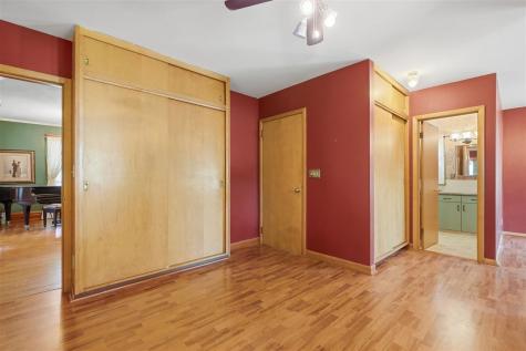 601 S Iowa Washington IA 52353