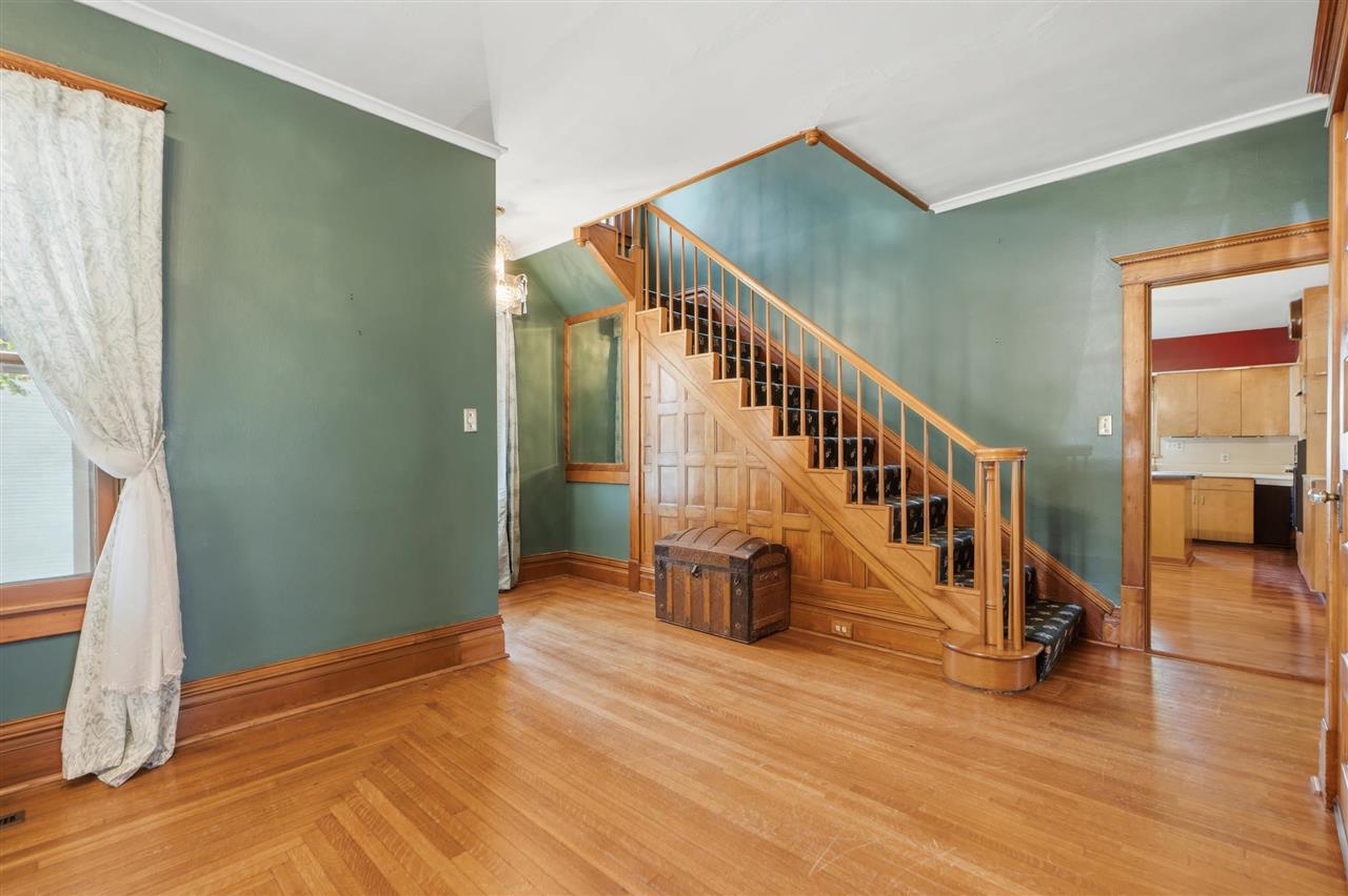 601 S Iowa Washington IA 52353
