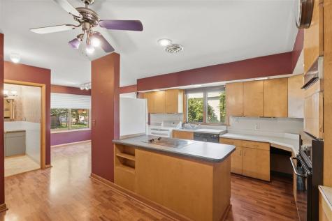 601 S Iowa Washington IA 52353