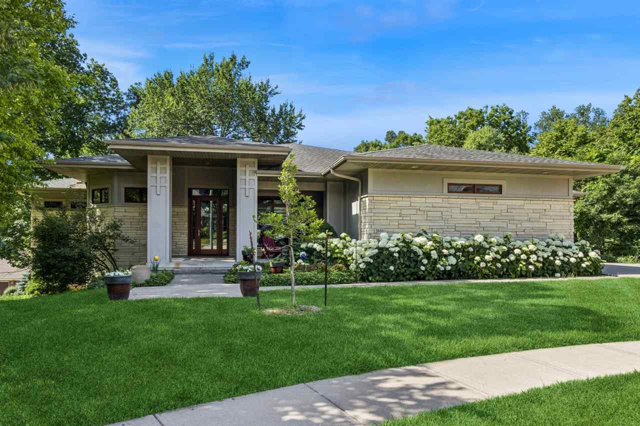 2000 Forest Hill Circle Coralville IA 52241