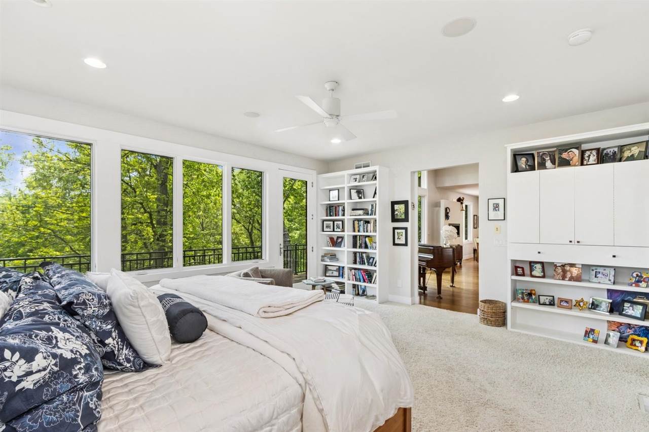 2000 Forest Hill Circle Coralville IA 52241