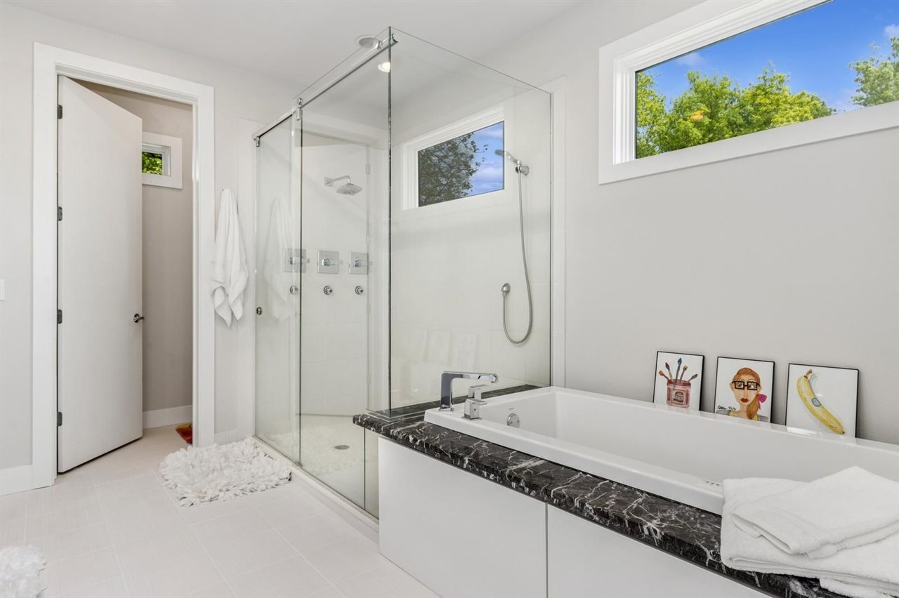 2000 Forest Hill Circle Coralville IA 52241