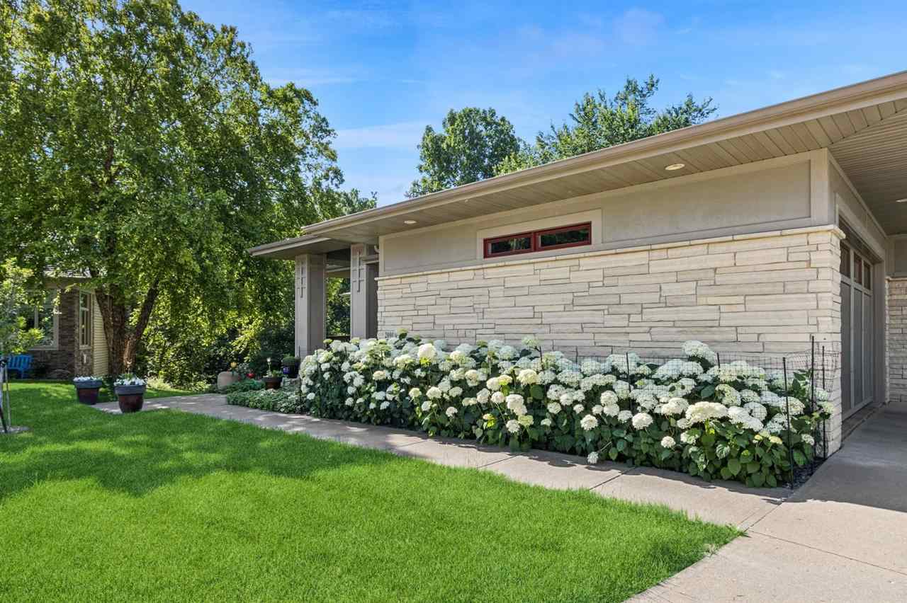 2000 Forest Hill Circle Coralville IA 52241