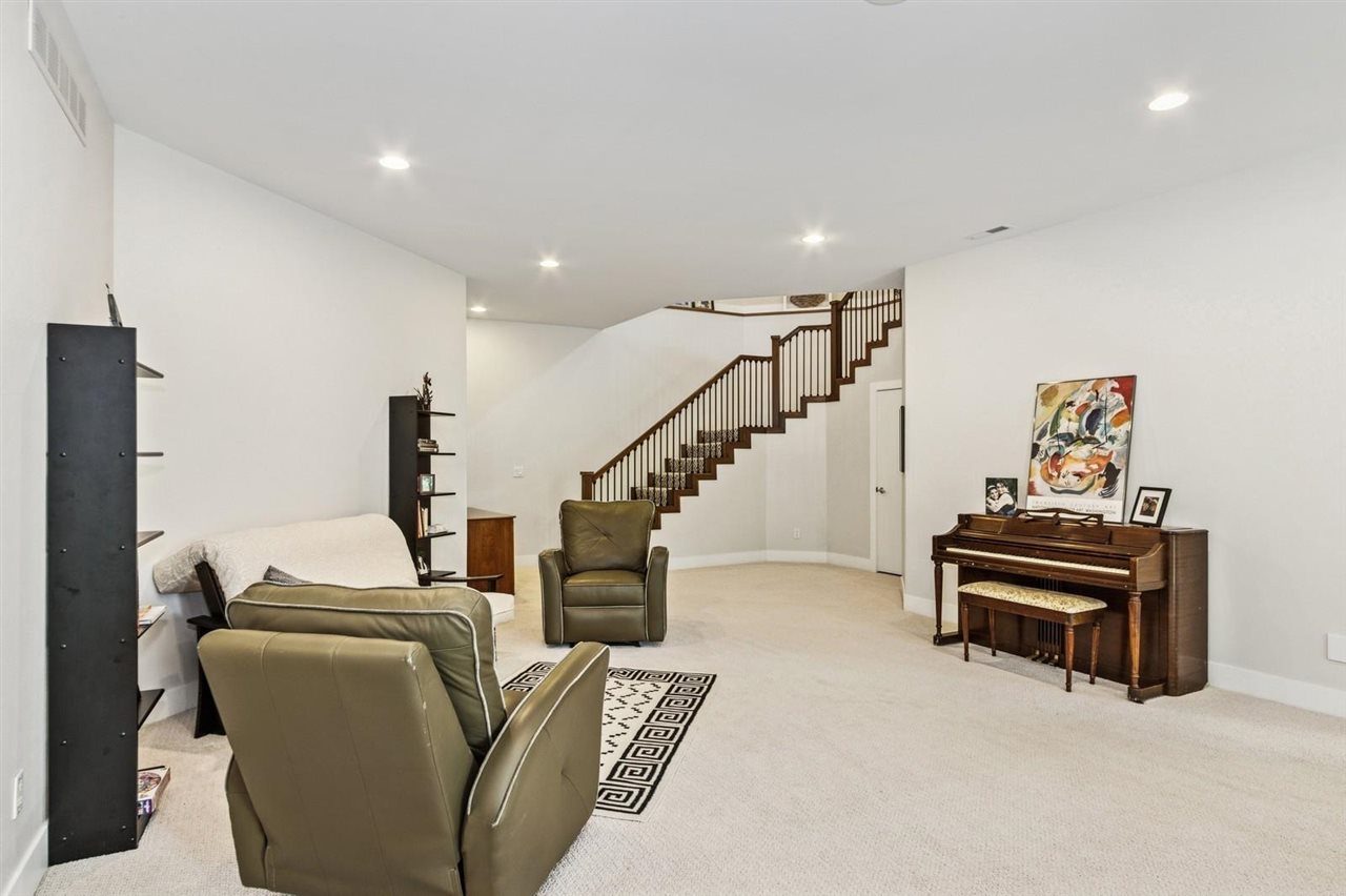 2000 Forest Hill Circle Coralville IA 52241