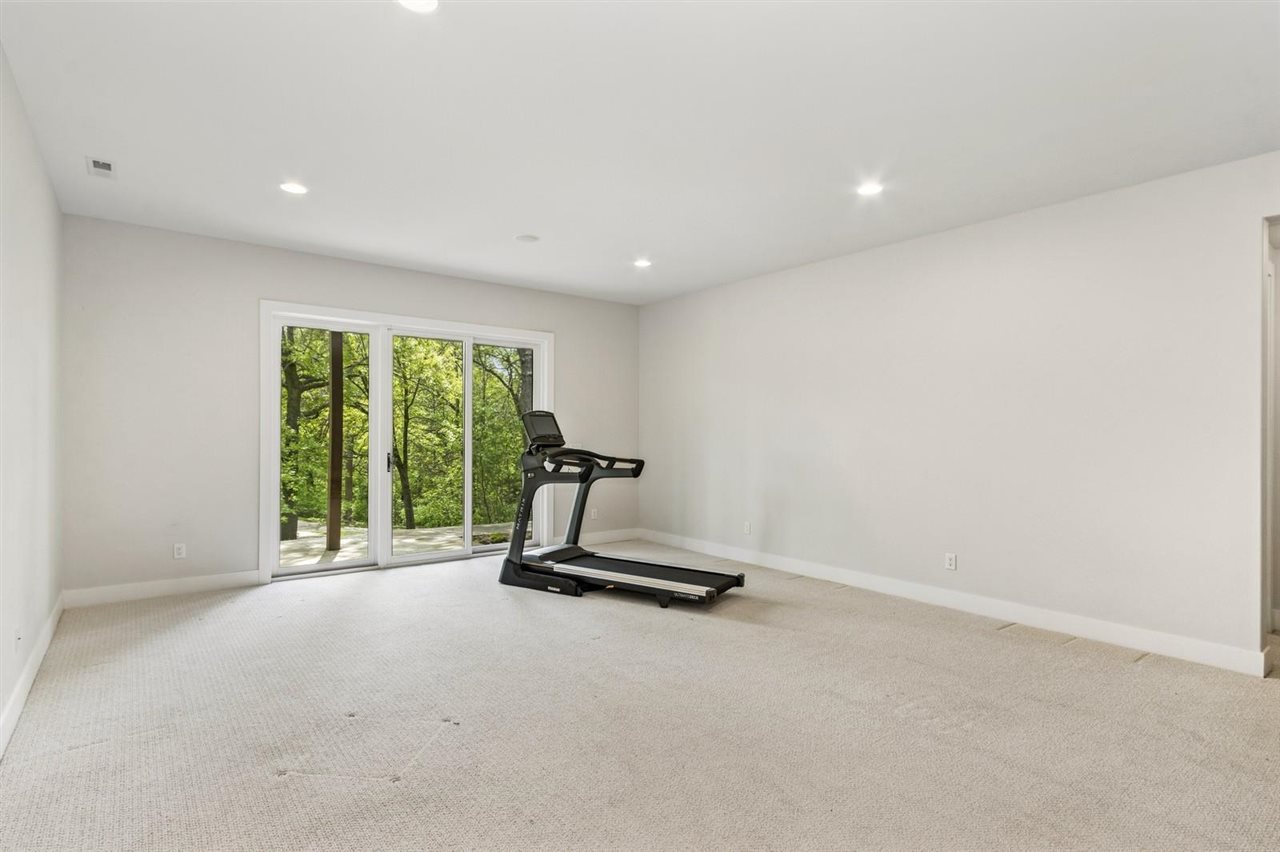 2000 Forest Hill Circle Coralville IA 52241