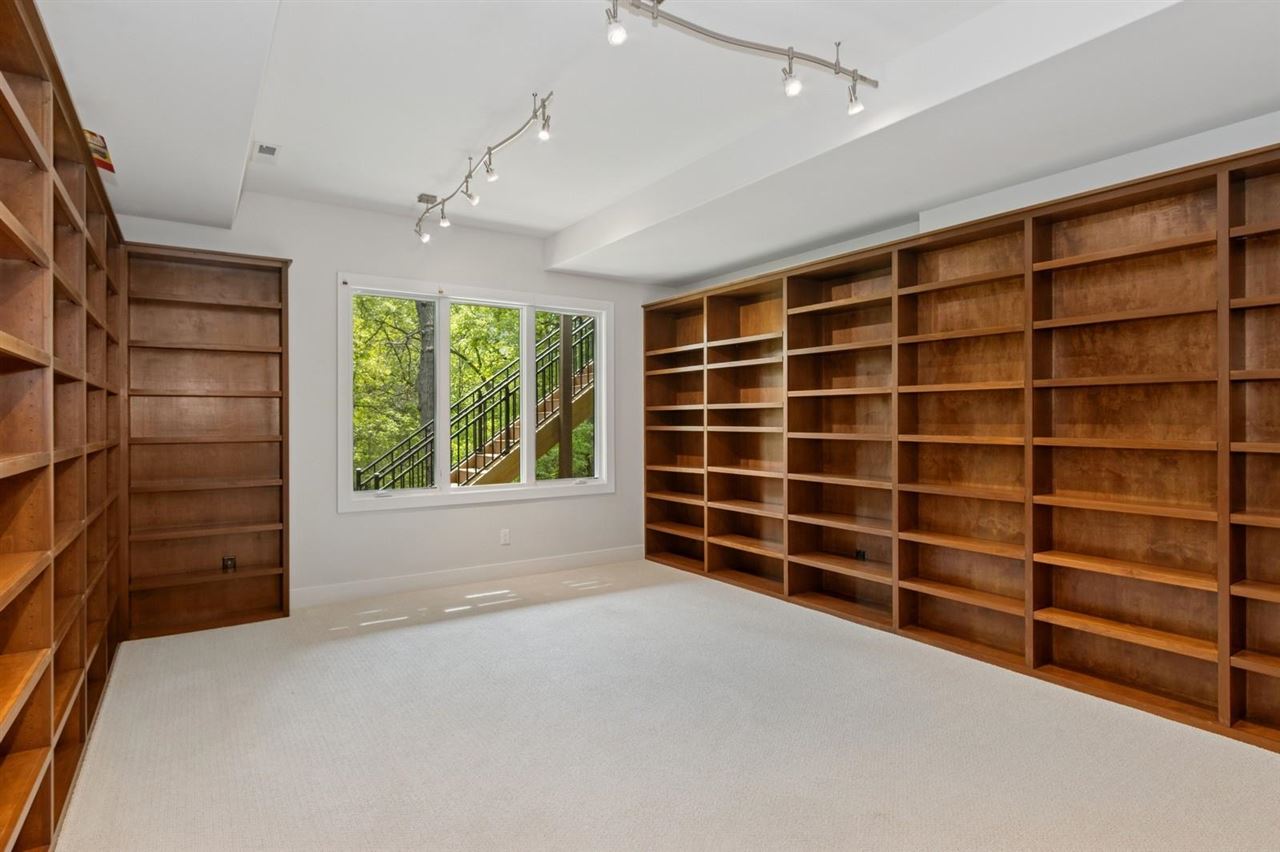 2000 Forest Hill Circle Coralville IA 52241