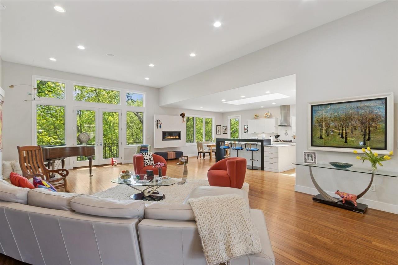 2000 Forest Hill Circle Coralville IA 52241