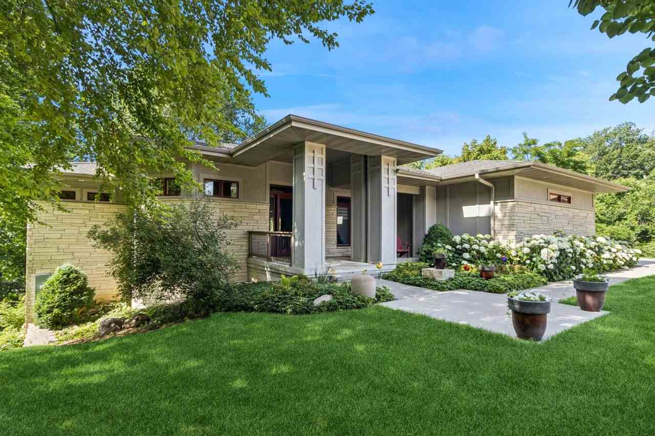 2000 Forest Hill Circle Coralville IA 52241