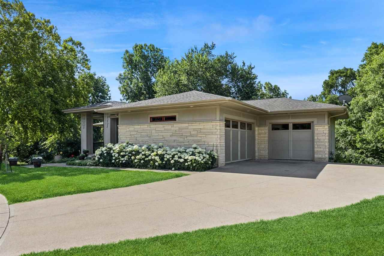 2000 Forest Hill Circle Coralville IA 52241