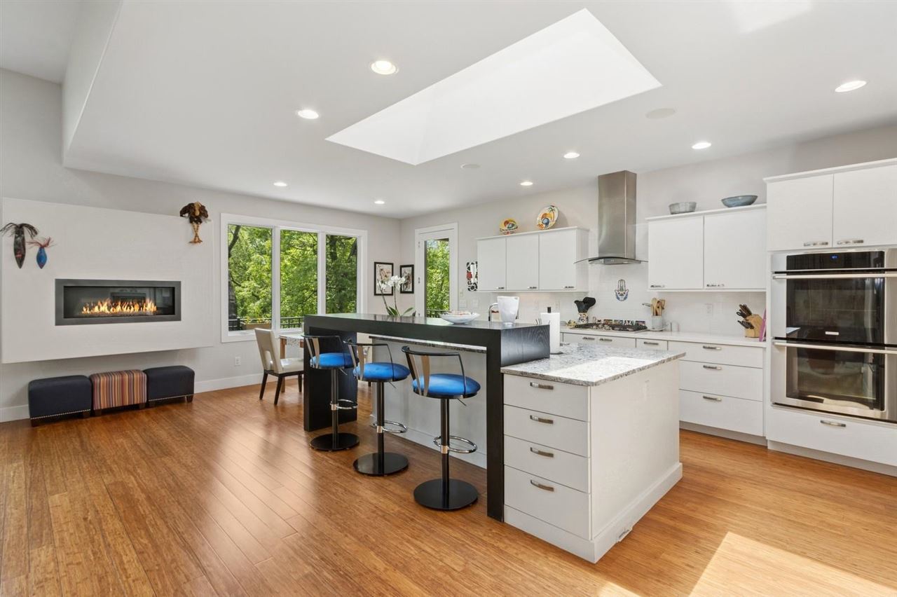 2000 Forest Hill Circle Coralville IA 52241