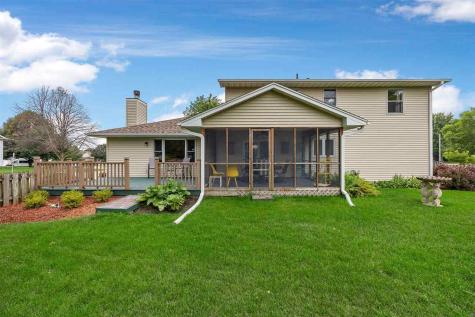 1303 Chamberlain Drive Iowa City IA 52240