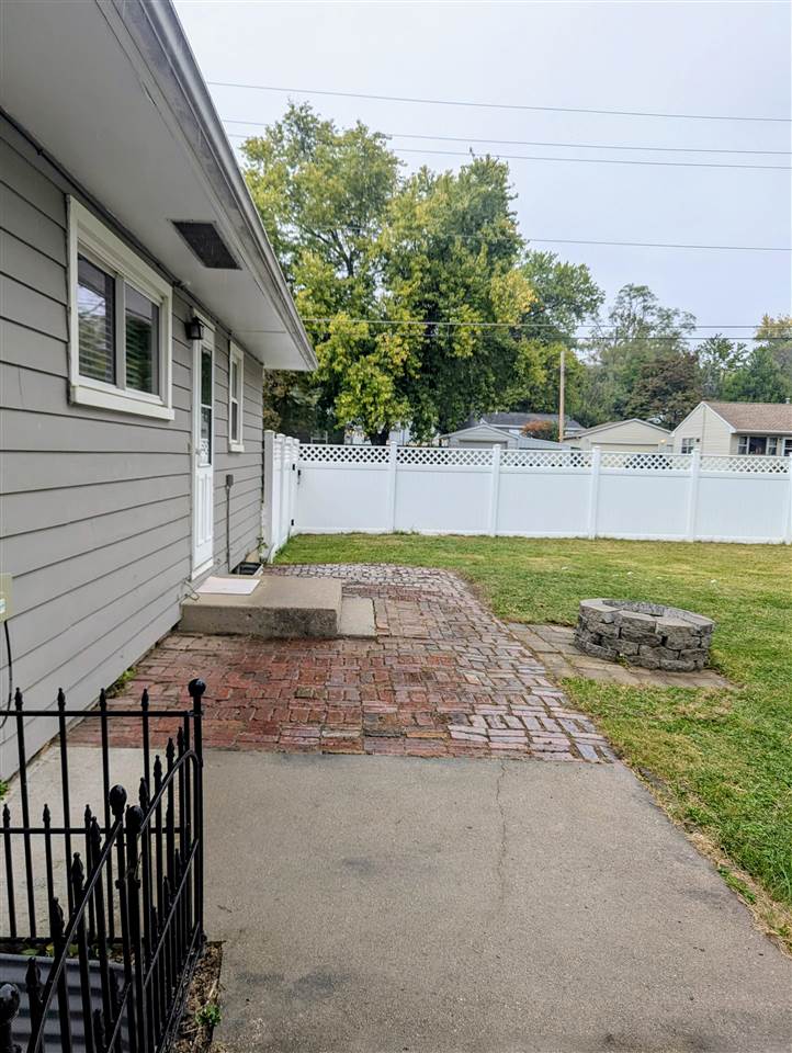 1402 Laurel Street Iowa City IA 52240