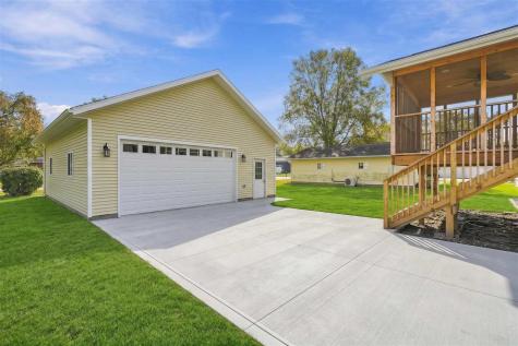 514 S 9th Avenue Washington IA 52353
