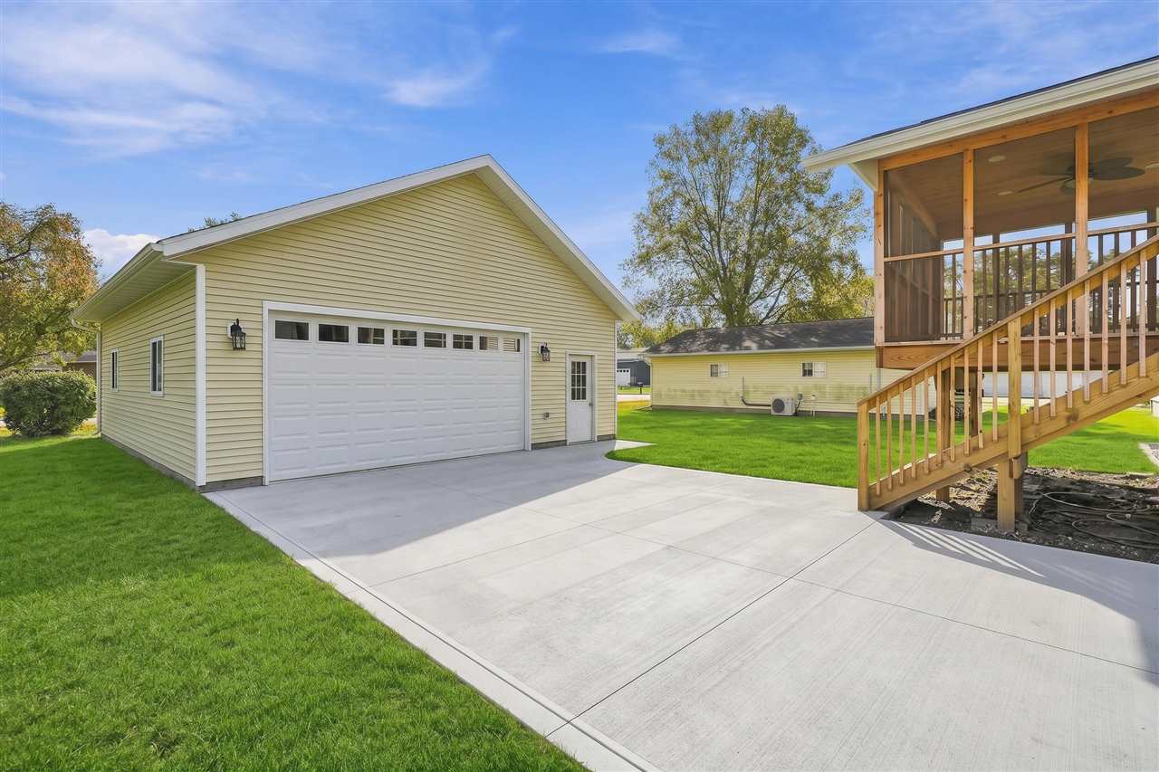 514 S 9th Avenue Washington IA 52353