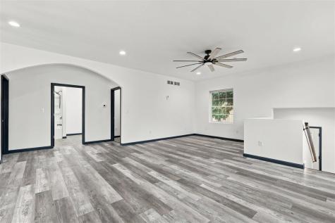 514 S 9th Avenue Washington IA 52353