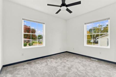 514 S 9th Avenue Washington IA 52353