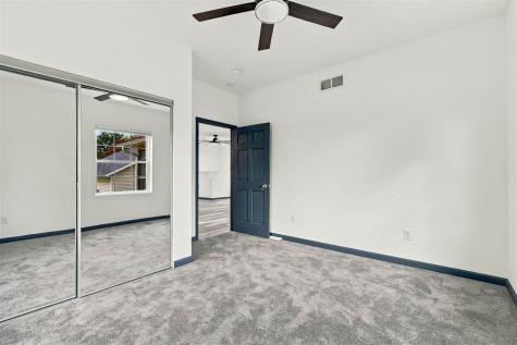 514 S 9th Avenue Washington IA 52353
