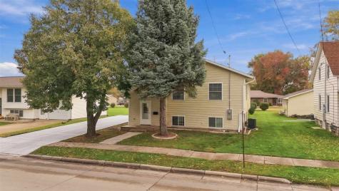 514 S 9th Avenue Washington IA 52353