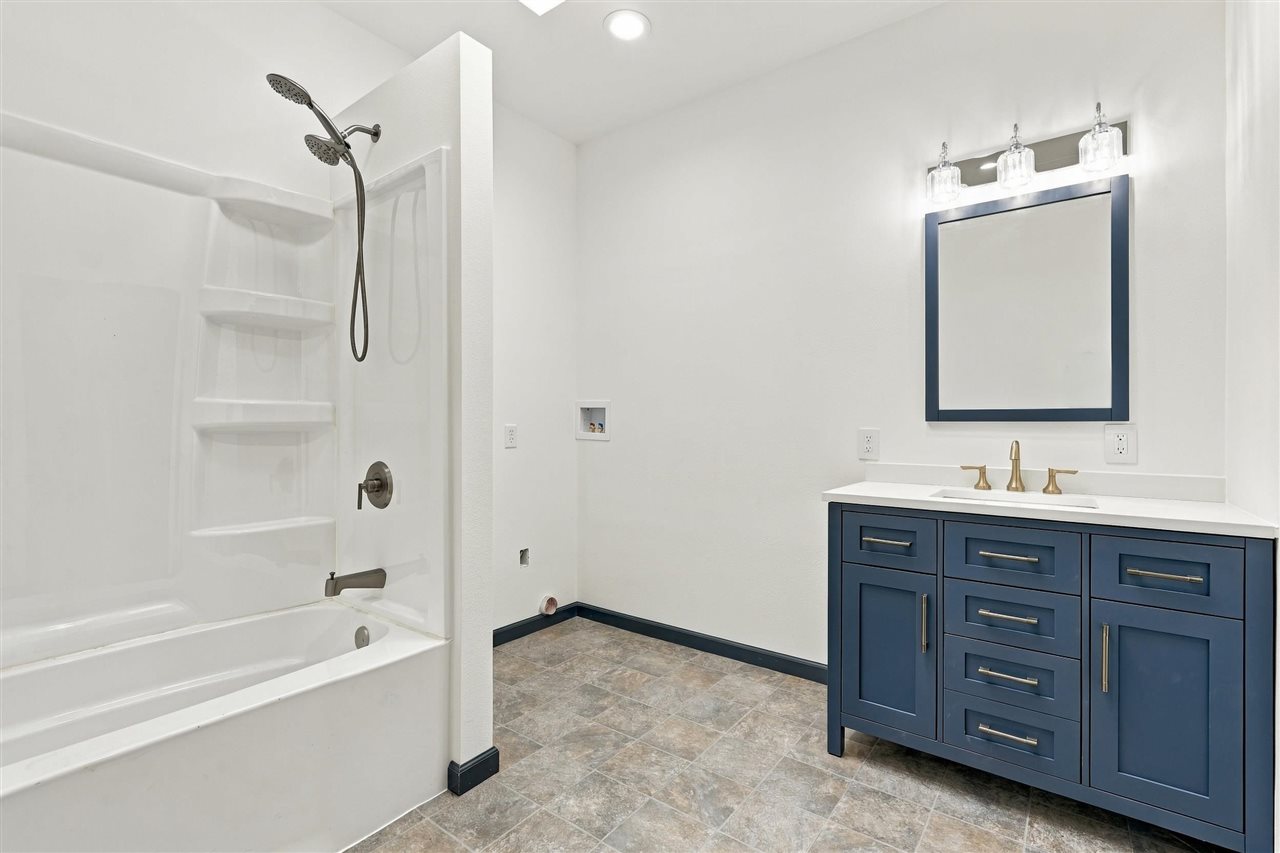 514 S 9th Avenue Washington IA 52353