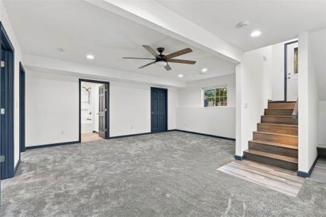 514 S 9th Avenue Washington IA 52353