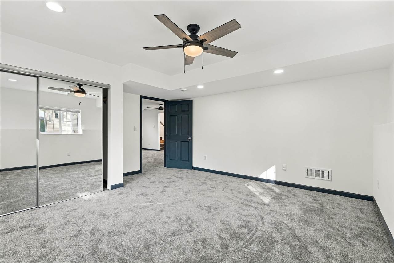 514 S 9th Avenue Washington IA 52353