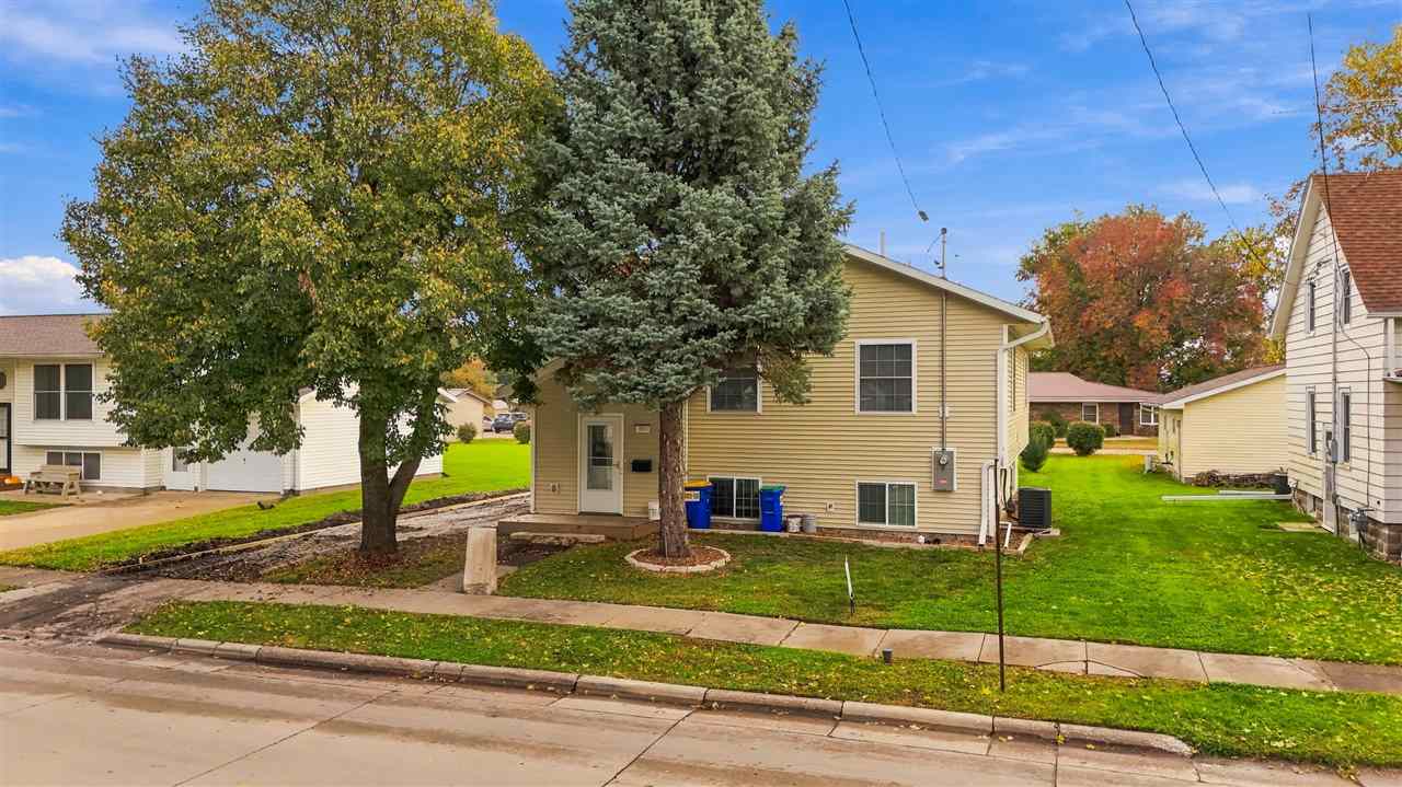 514 S 9th Avenue Washington IA 52353
