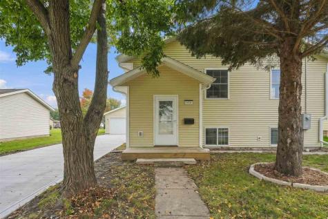 514 S 9th Avenue Washington IA 52353