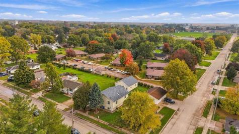 514 S 9th Avenue Washington IA 52353