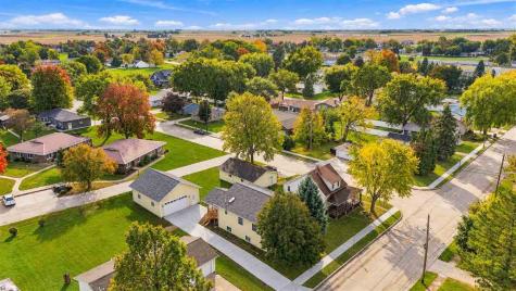 514 S 9th Avenue Washington IA 52353
