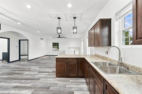 514 S 9th Avenue Washington IA 52353