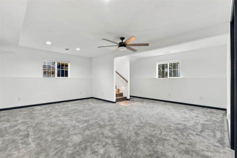 514 S 9th Avenue Washington IA 52353