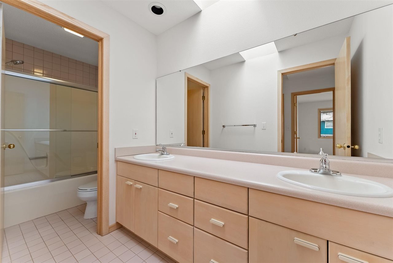 24 Samuel Drive Iowa City IA 52245