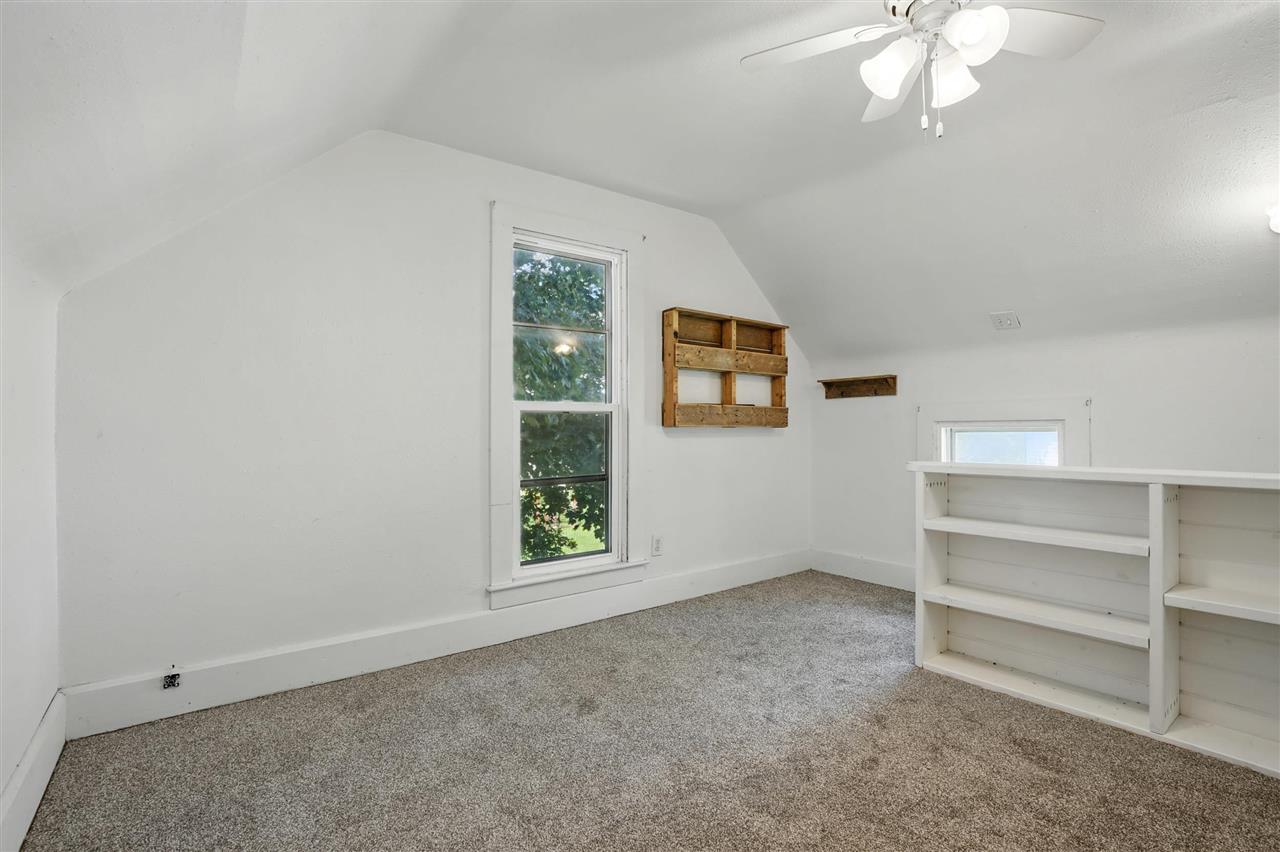 615 Lincoln Street Ainsworth IA 52201